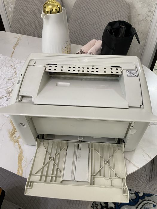 Canon lbp3010 oq-qora printer aybi yoq holati a'lo