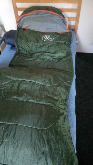 4 Saci de dormit camping