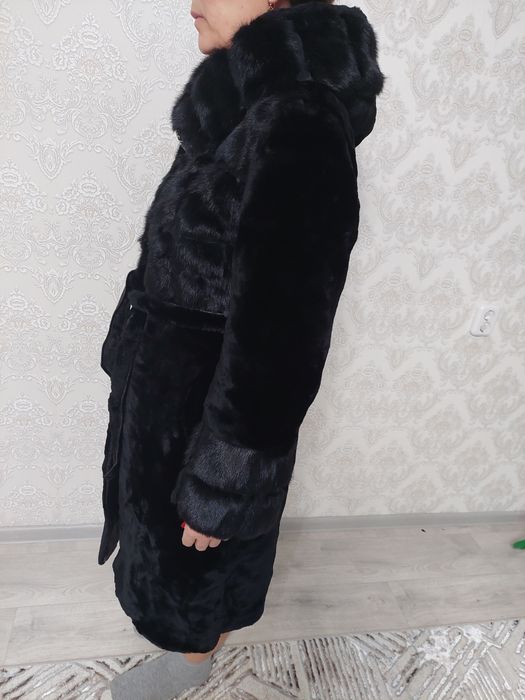 Мутоновая шуба с капюшоном+норка