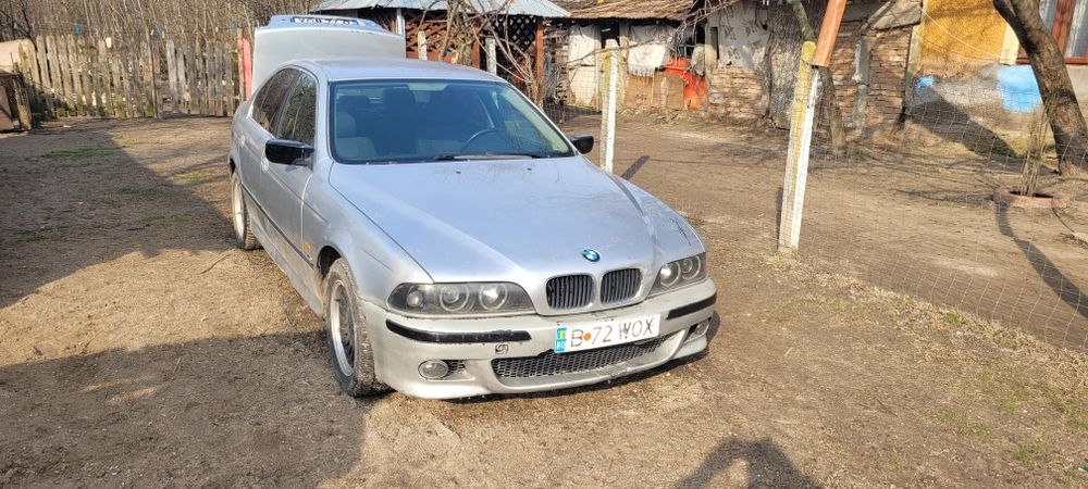 BMW e39 525 mai multe detalii la nr de telefon