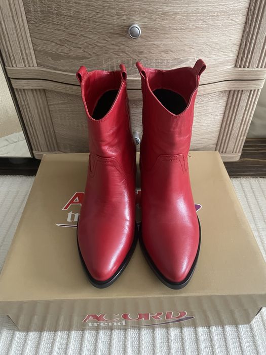 Продам осень обувь