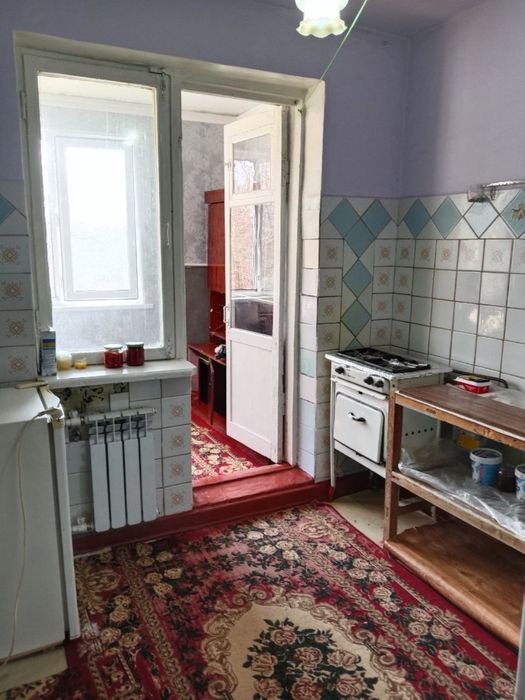 Uy sotiladi Chirchiq 1 мкр, 19 дом, 57 кв, 6х2 метр балкон, 4-этаж