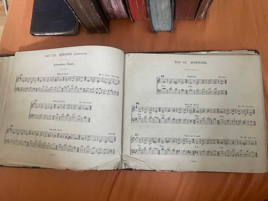 7 carti religioase  : Biblia / Biblie / Carti de rugăciuni