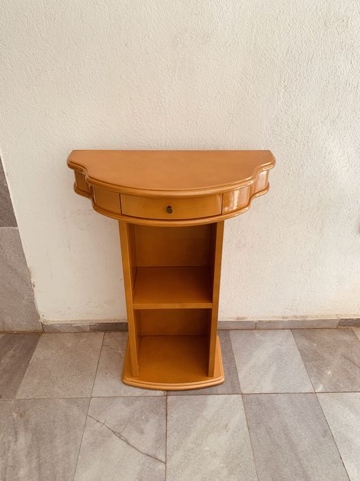 Италианска конзолна масичка