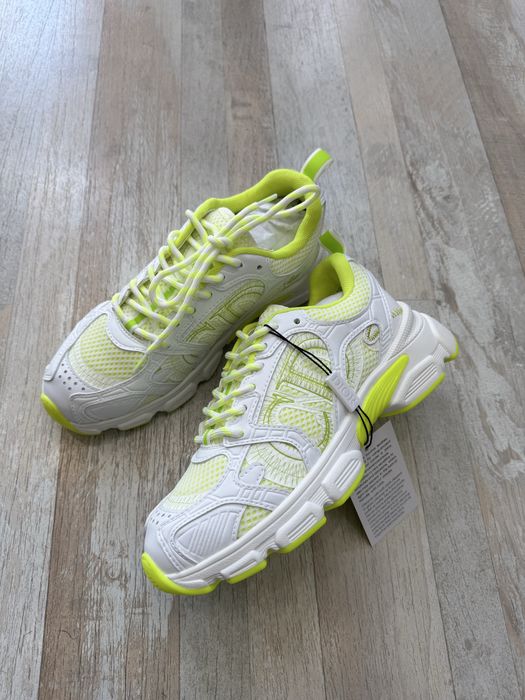 Dior - неон жълти обувки