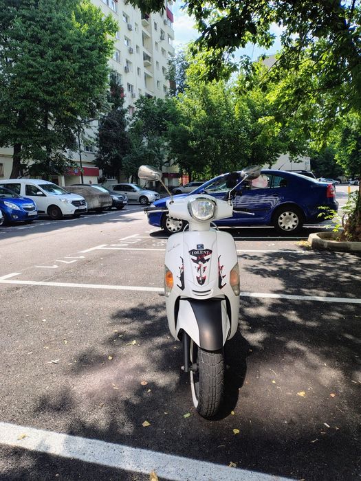 Scutere de inchiriat /scooter for rent // CU PERMIS
