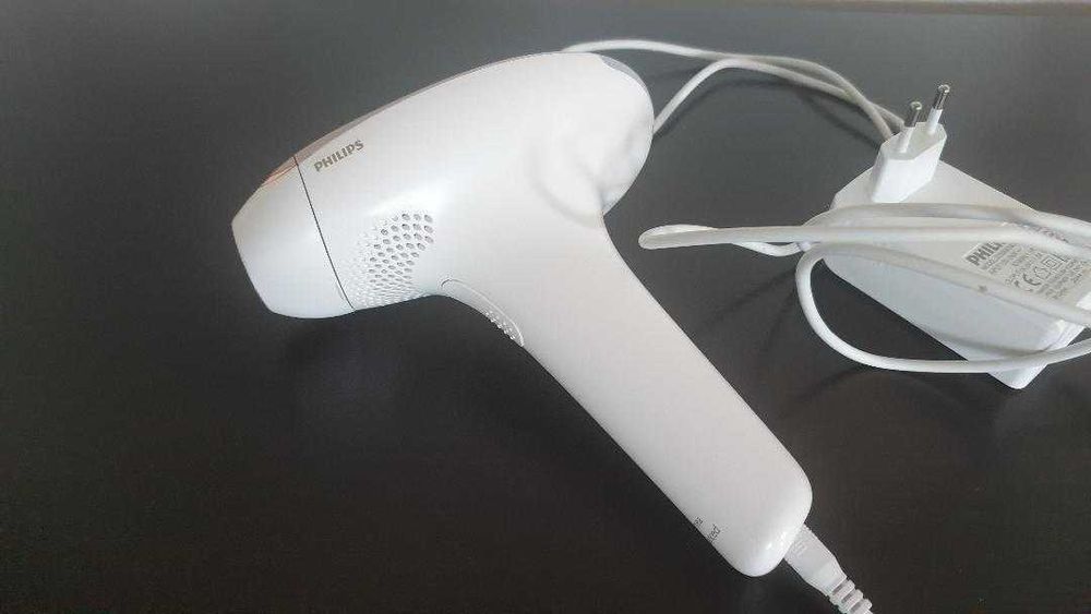 Epilator PHILIPS pentru față și corp, 500 de lei, de la 1300 lei