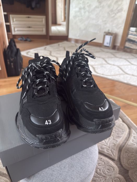 Balenciaga Triple S Black