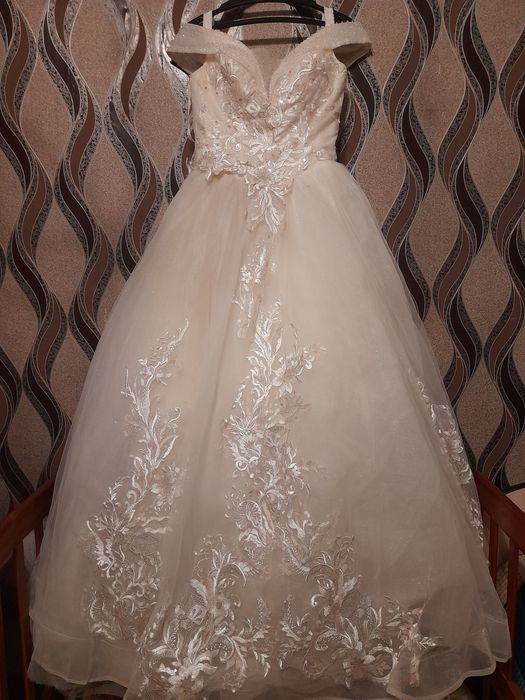 Продам свадебное платье