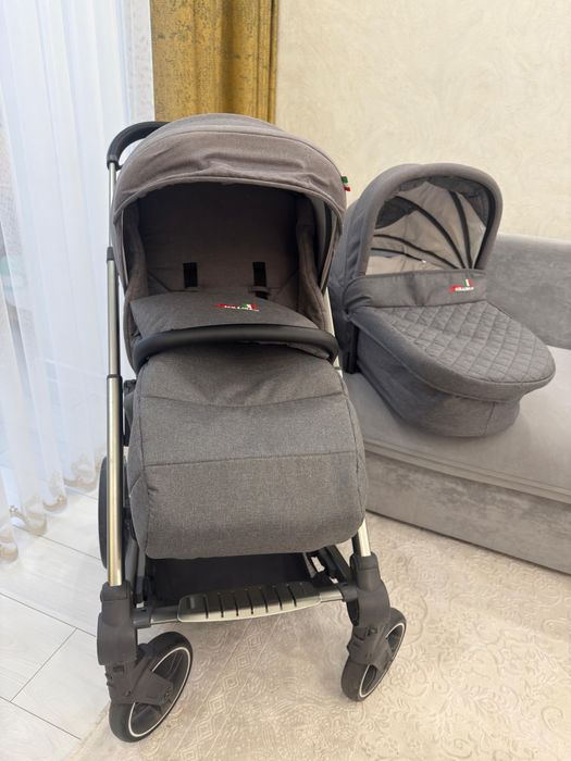 Коляска для малыша, состояние отличное