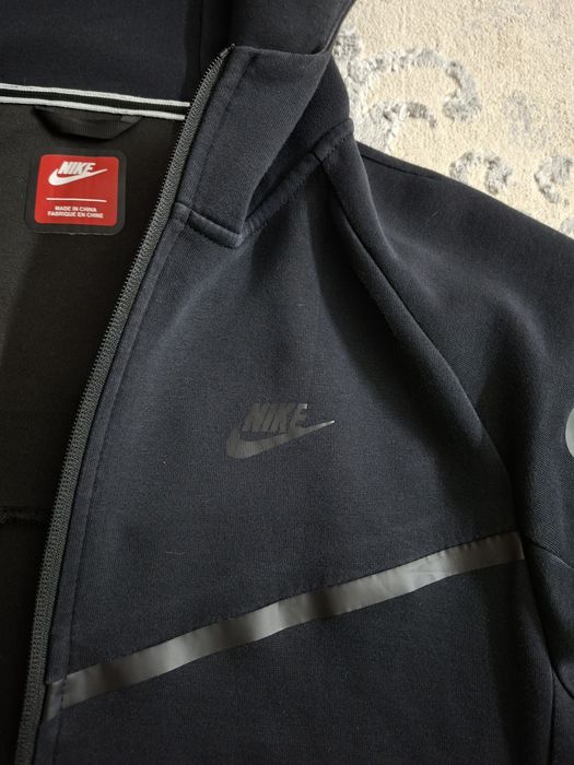 Продам Nike Tech Fleece