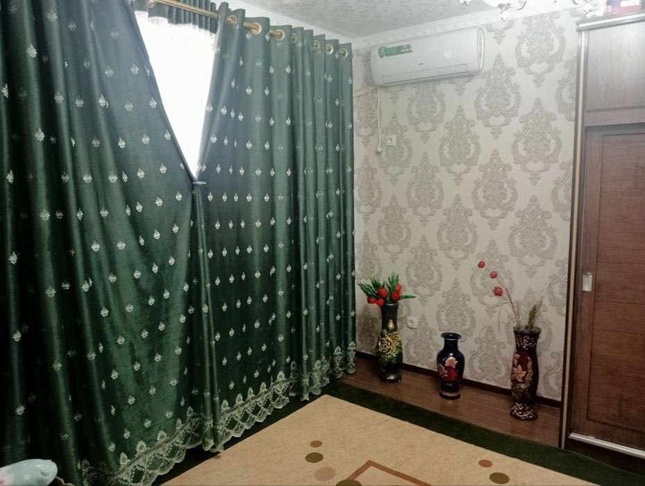 Катеж сотилади 2 сотикли.