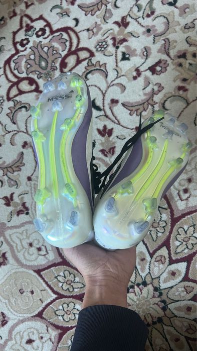 Продам кросовки для футбола