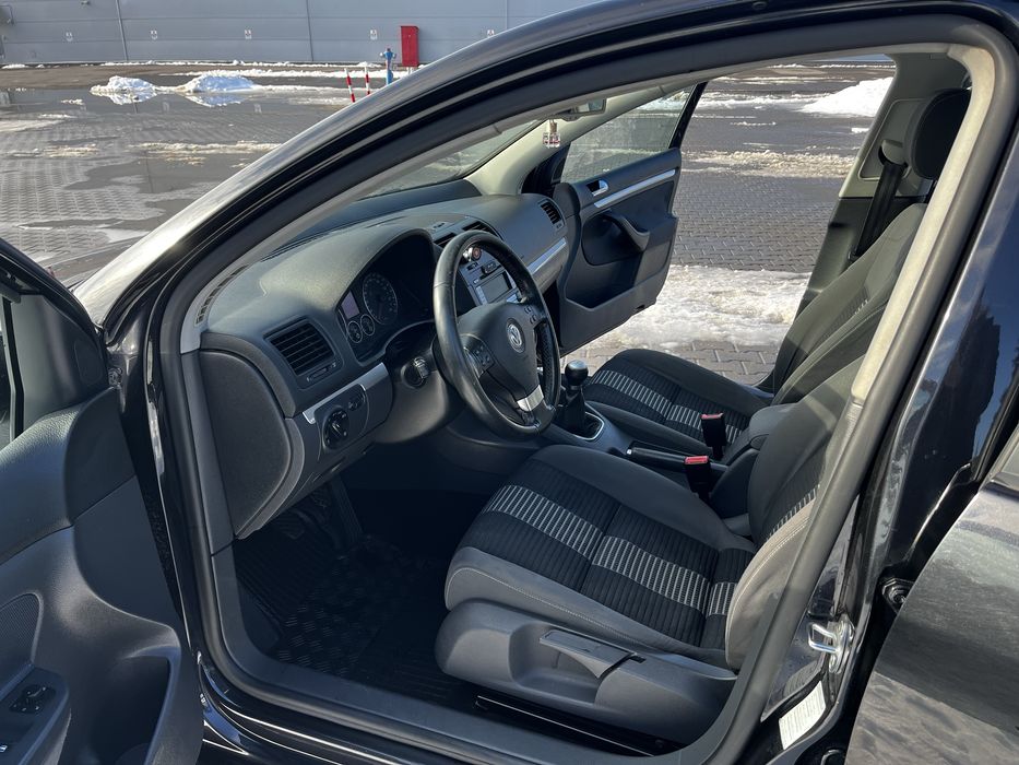 Volkswagen Golf 5 1.4 TSI 122 CP – Ediție United