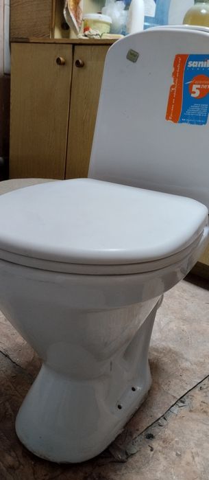 Продам хороший унитаз