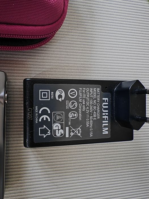 Fujifilm FinePix J Series JZ100 / JZ110 14.0MP Digital Camera - Black