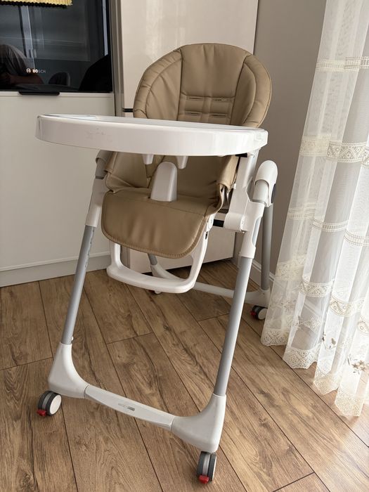 Детский стульчик для кормление Peg Perego