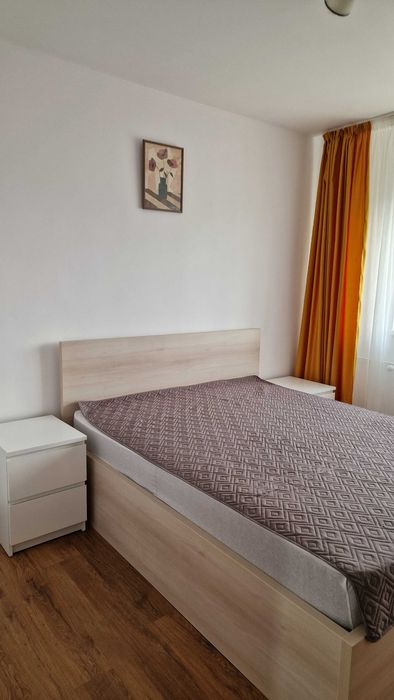 PARTICULAR, inchiriez apartament 2 camere in zona Chisinau / Mega Mall