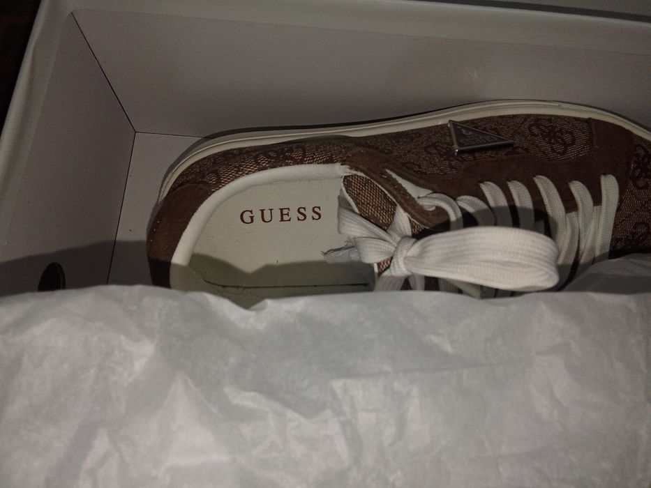 Adidasi/Tenisi GUESS