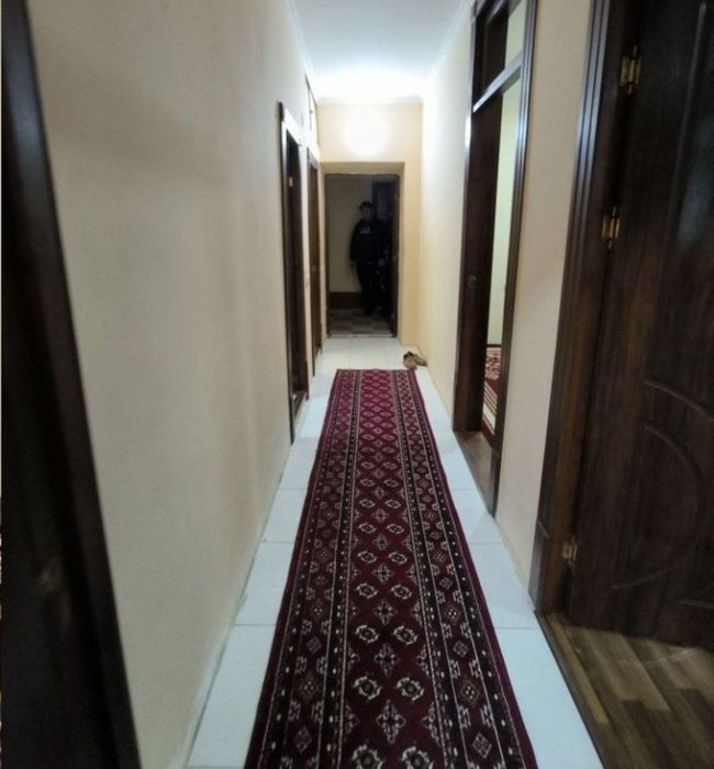 Chilonzor tumanida 2 honali kivartiriya bor