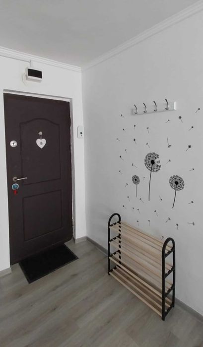 Garsonieră de închiriat – de închiriat numai pentru elevi și studenți.