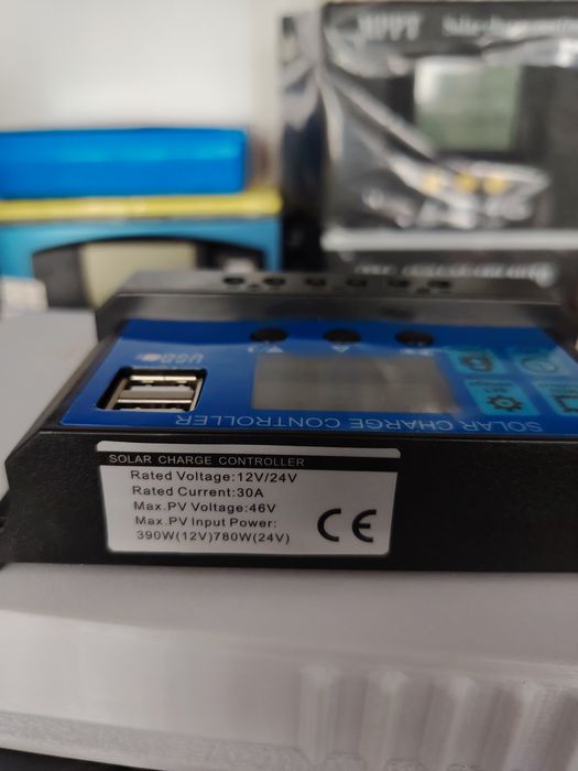 Контролер регулатор за соларни панели 12V-24V 30А
