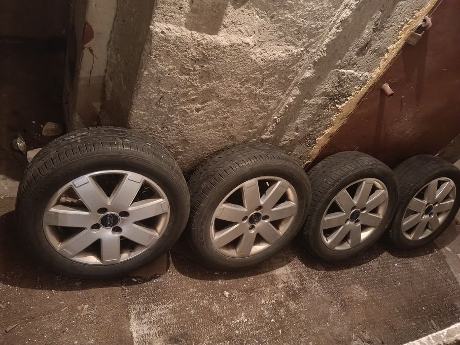 Алуминиеви джанти с гуми 16" Ford