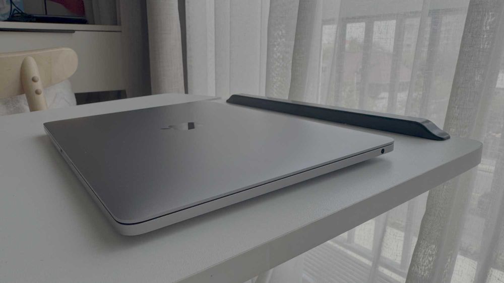 MacBook Pro 13,3″ 2022, Touch Bar, 16/512 ГБ