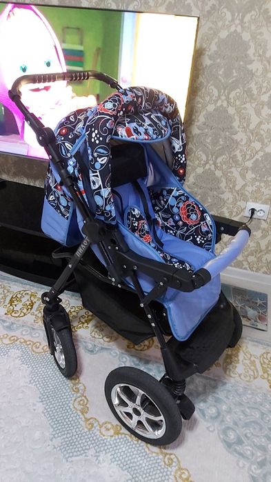 Продам новую коляску