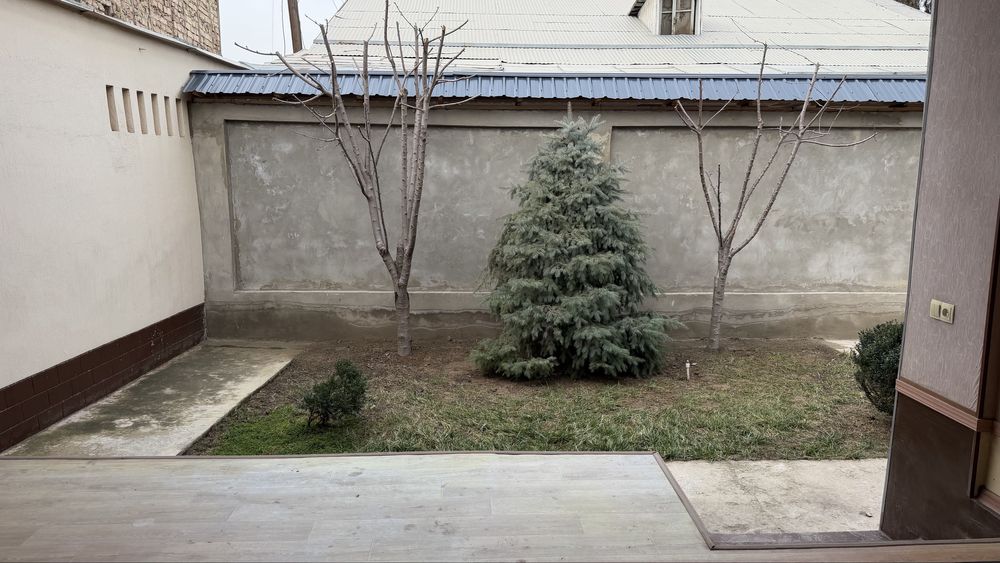 Янгийкл центрида ховли сотилади!