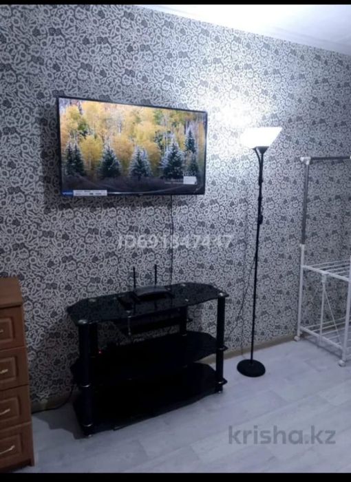 Продам тумбу под телевизор