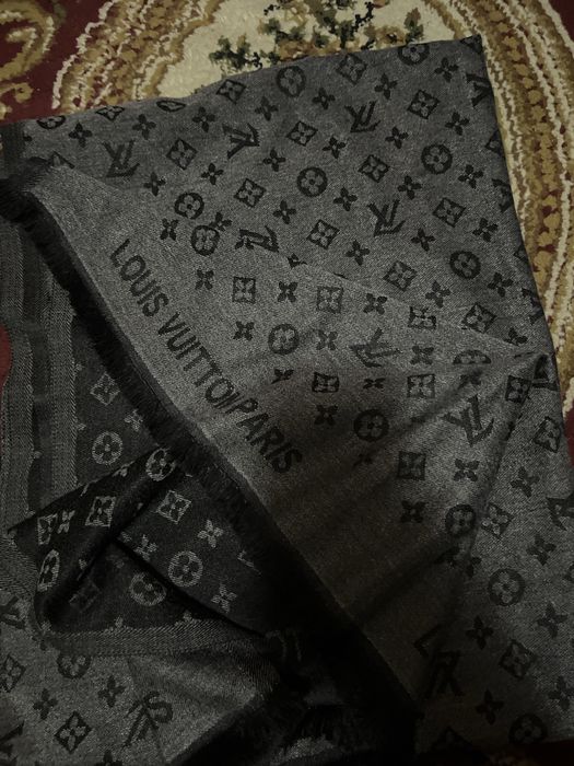 Eșarfă model Louis Vuitton negru-gri