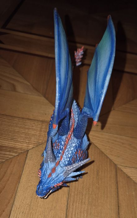 Продам игрушку Дракон б/у