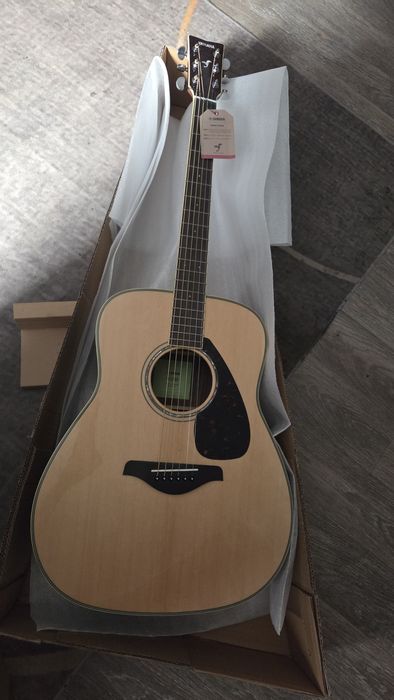 Акустическая гитара Yamaha FG 830