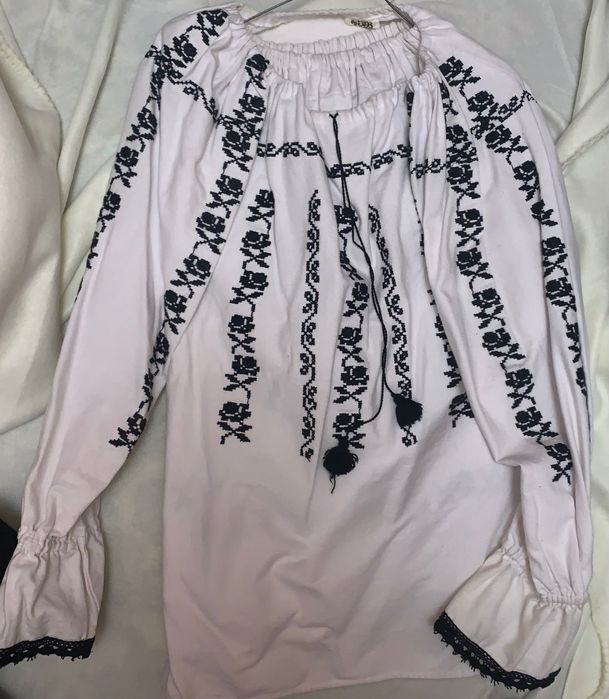 Costum popular complet cu toate piesele