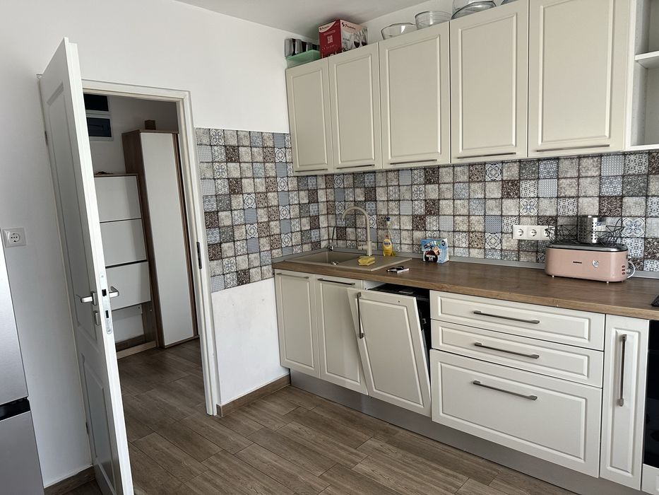Proprietar inchiriez apartament spatios pe termen lung