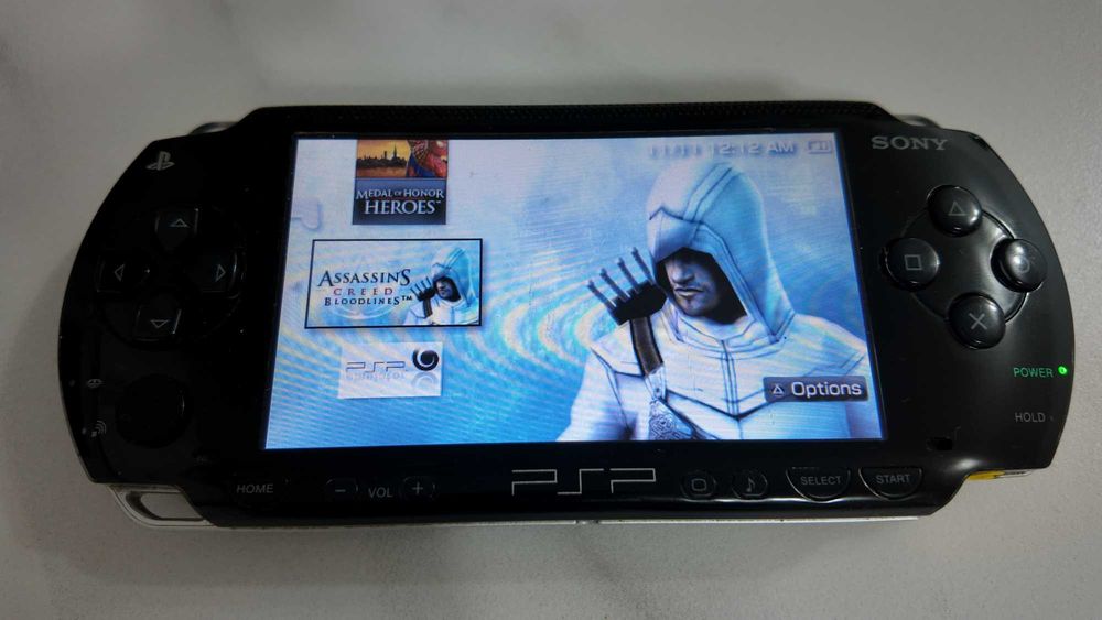 Sony PSP с игри + калъф + зарядно, готово за игра