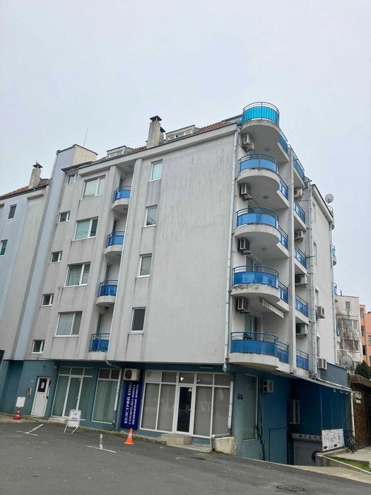 Под наем в топ център на Несебър!