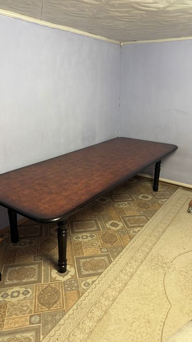 Стол со стульями