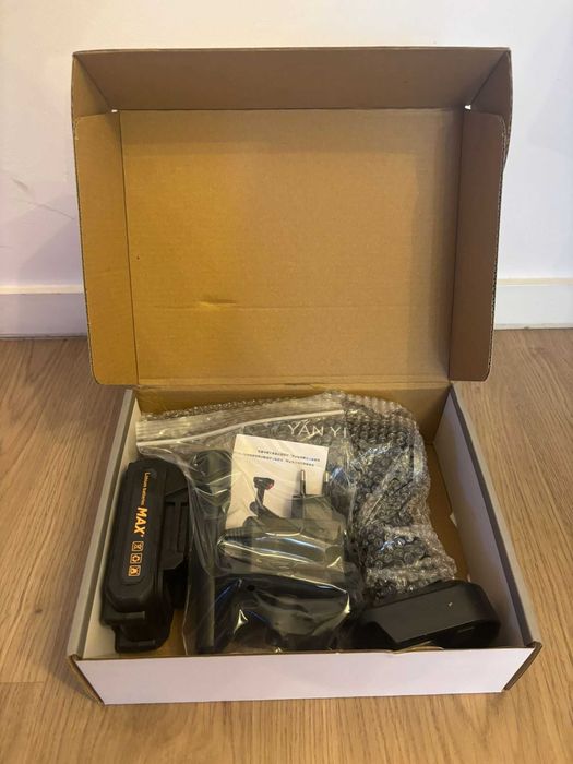 Aspirator Auto Puternic Portabil cu Acumulator, 6 accesorii, Nou