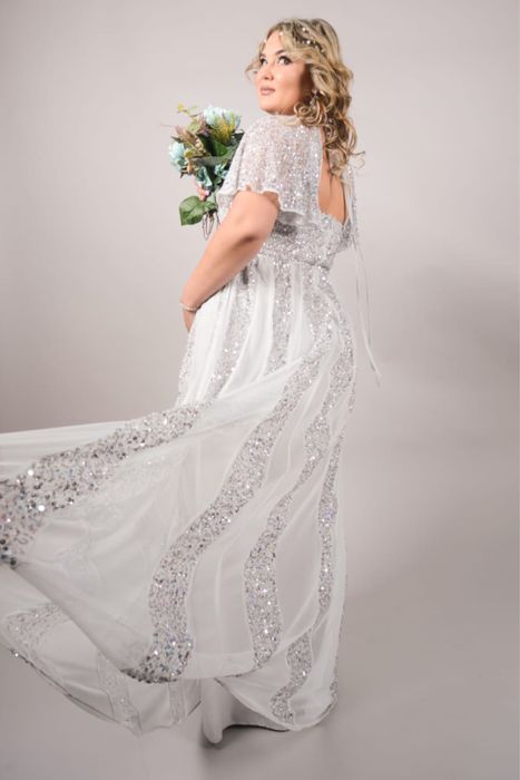 Продаются платья для беременных