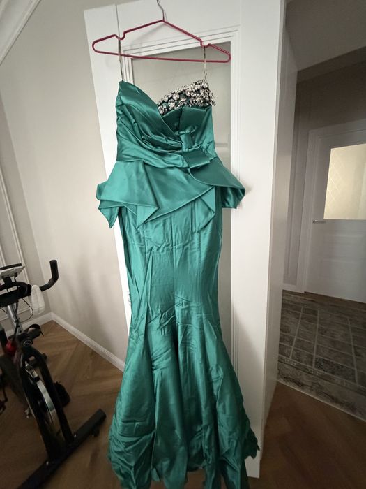 Платье продам СРОЧНО