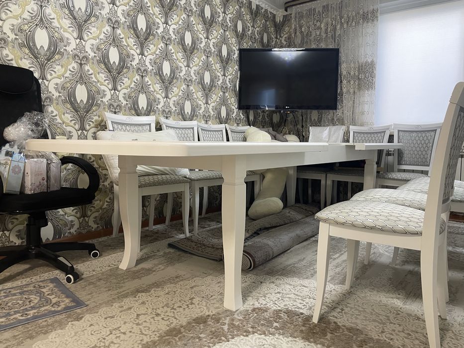 Стол распашной гостевой