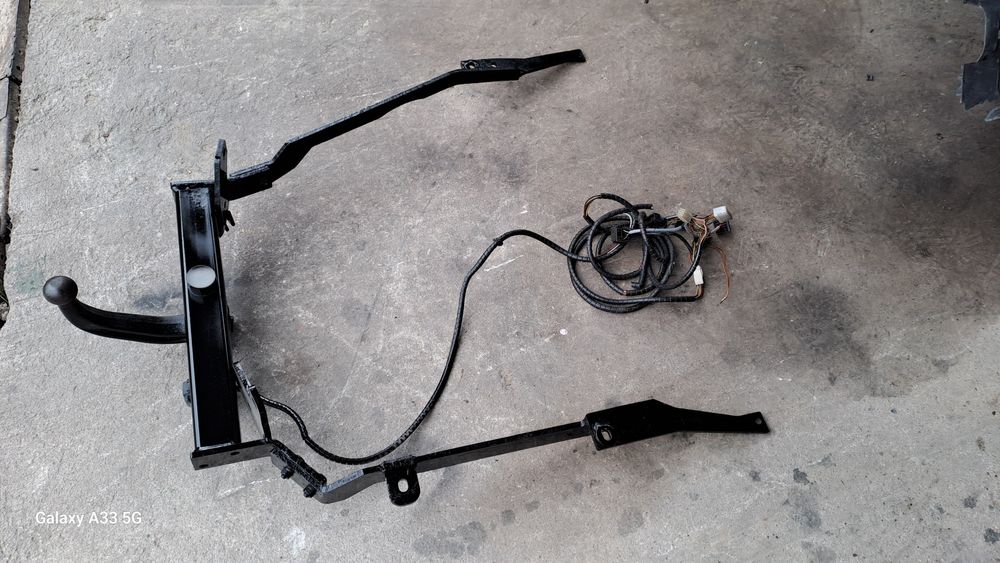 Продавам оригинален теглич за Peugeot 607/Пежо 607