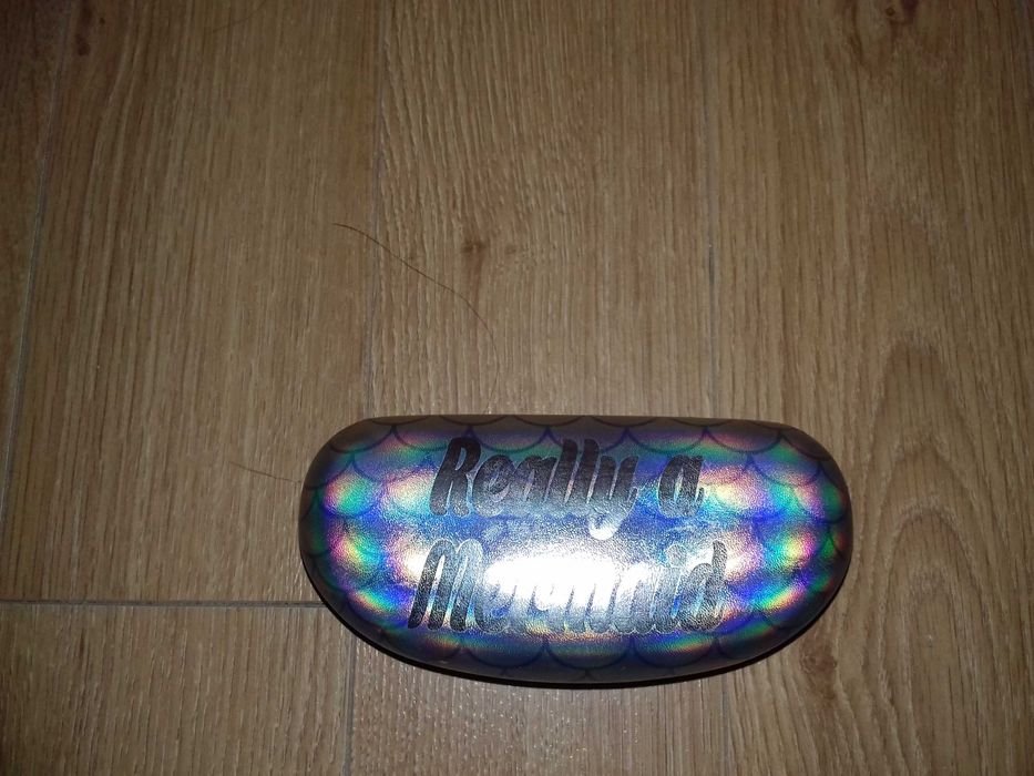 Слънчеви очила с метална рамка котешко око + калъф за слънчеви очила