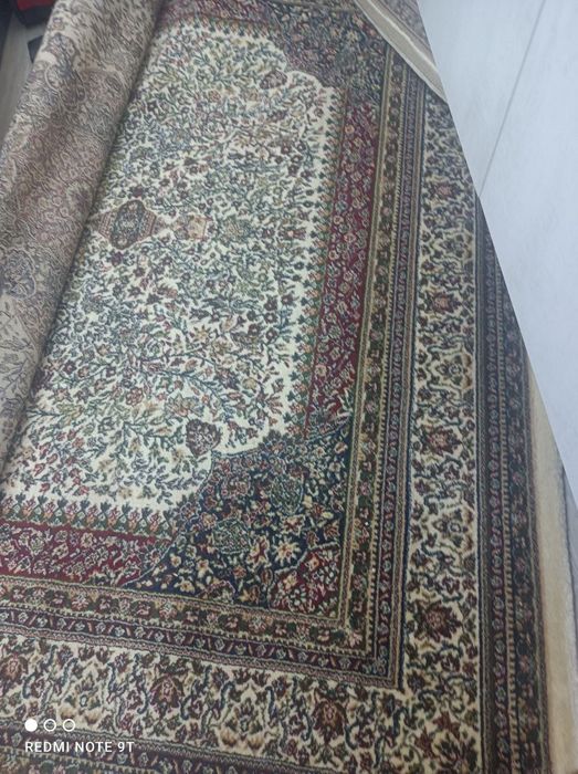 Iskandar gilami. 2,5 x 3,5.