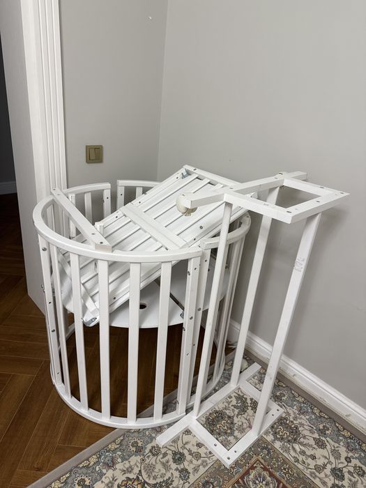 кровать со шкафом и столом