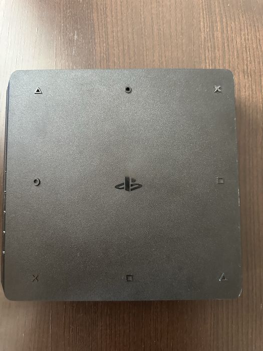 Ps4 slim 1tb отличен