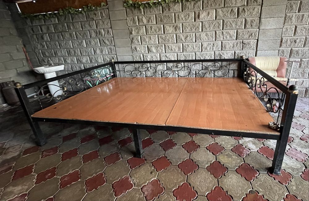 Пролам тапчан железный
