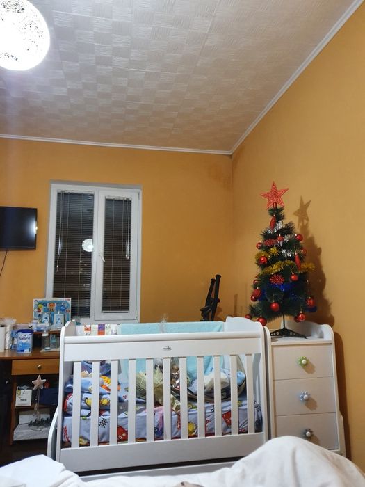 Бебешко креватче с шкаф